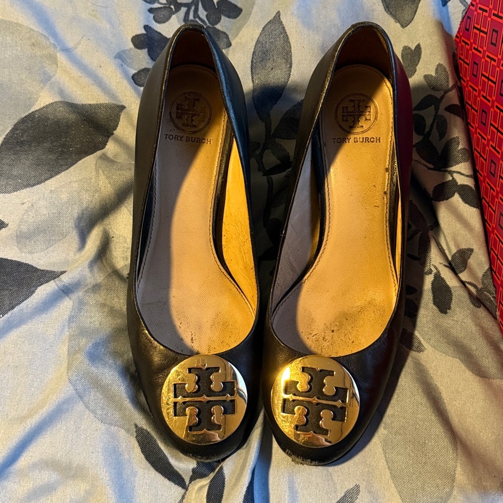 Tory Burch Black and Gold Heels